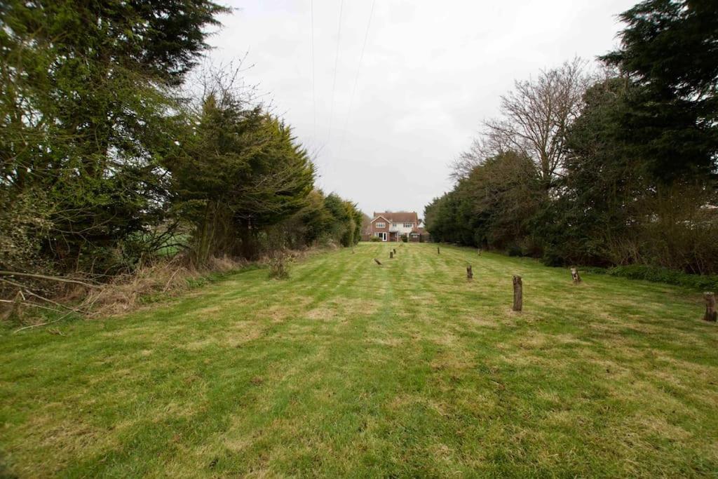 Spacious 5 Bed In The Countryside, Close To Frinton-On-Sea Kirby Cross Exterior photo